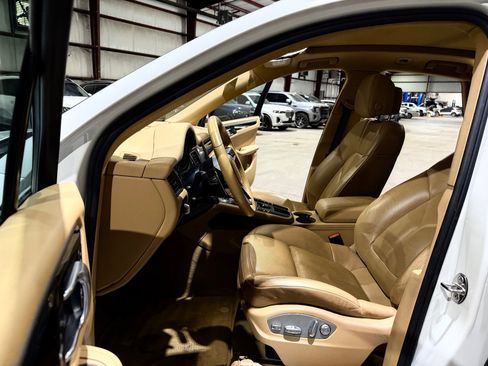 Used 2017 Porsche Macan S AWD/4WD image 13