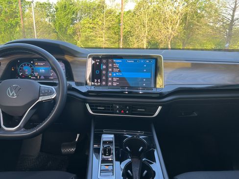 Certified 2024 Volkswagen Atlas SE w/ Panoramic Sunroof Package image 27