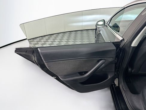 Used 2018 Tesla Model 3 Long Range image 24