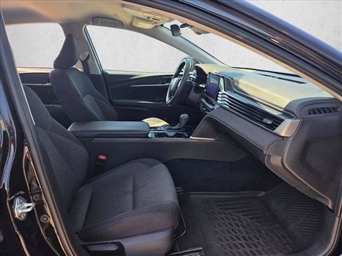Used 2025 Toyota Camry LE FWD image 18