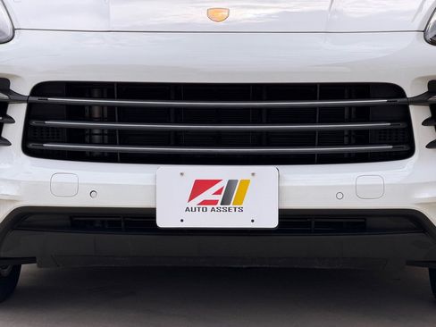 Used 2023 Porsche Cayenne AWD/4WD image 14