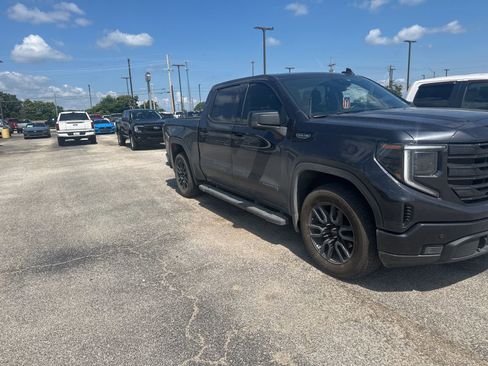 Used 2025 GMC Sierra 1500 Elevation w/ Elevation Premium Package AWD/4WD image 8