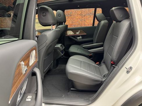 New 2025 Mercedes-Benz GLS 450 4MATIC image 24