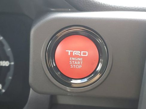 Used 2025 Toyota Tacoma TRD Off-Road image 20