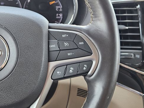 Used 2019 Jeep Grand Cherokee Overland AWD/4WD image 29