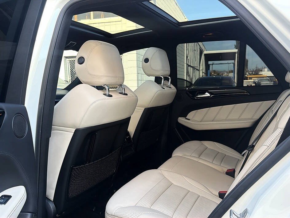 Used 2014 Mercedes-Benz ML 63 AMG 4MATIC image 21