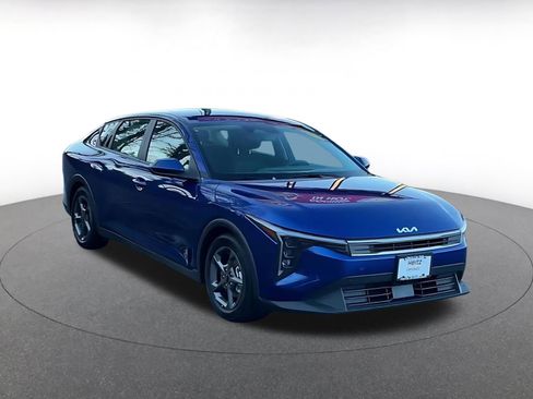 Used 2025 Kia K4 LXS image 3