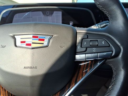 Certified 2024 Cadillac Escalade Premium Luxury w/ Performance Package AWD/4WD image 27