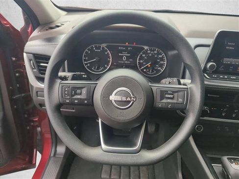 Used 2023 Nissan Rogue S FWD image 10