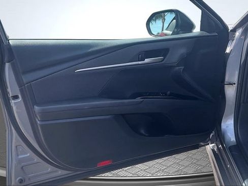 Used 2025 Toyota Camry SE w/ Convenience Package FWD image 23