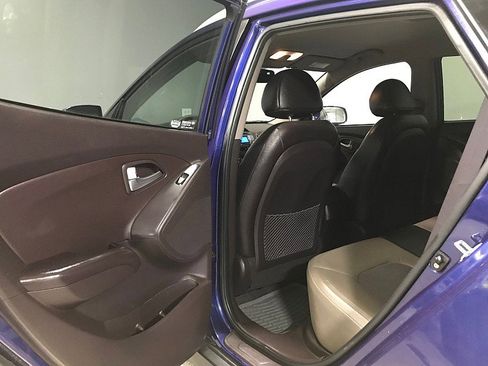 Used 2011 Hyundai Tucson GLS image 15