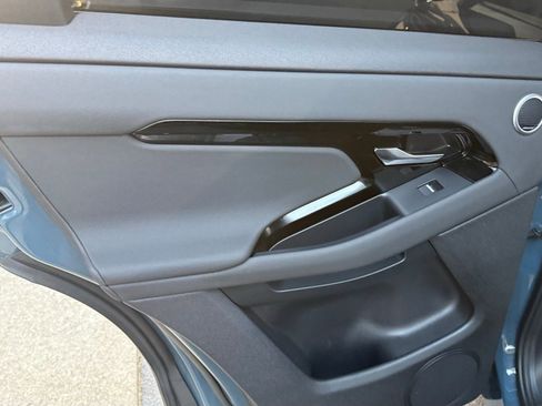 Used 2024 Land Rover Range Rover Evoque Dynamic SE image 27