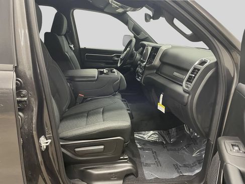 Used 2025 RAM 1500 Big Horn AWD/4WD image 9