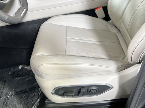 Used 2022 Jeep Wagoneer Series III w/ Rear Seat Video Group 1 image 19