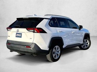 Used 2021 Toyota RAV4 LE video 2