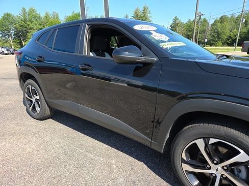 Used 2024 Chevrolet Trax RS w/ Driver Confidence Package FWD image 26