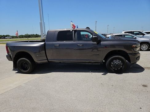 Certified 2025 RAM 3500 Laramie AWD/4WD image 9