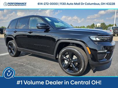 New 2025 Jeep Grand Cherokee Limited w/ Black Appearance Package