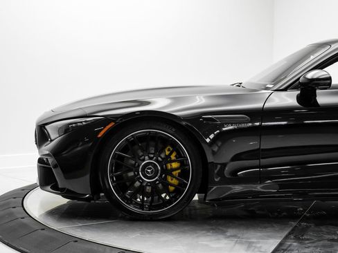 Used 2023 Mercedes-Benz SL 63 AMG 4MATIC w/ Driver Assistance Package image 15