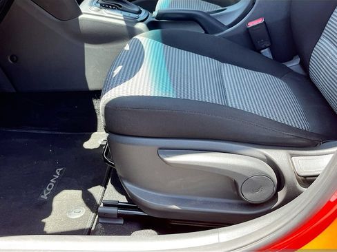 Used 2020 Hyundai Kona SEL FWD image 18