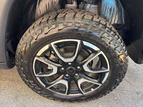 Used 2025 Jeep Compass Trailhawk image 30