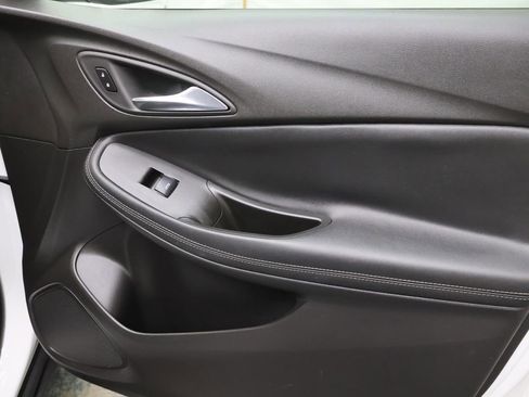 Used 2022 Buick Encore GX Preferred w/ Cold Weather Comfort Package FWD image 12