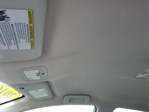 Used 2016 Toyota Corolla L image 29