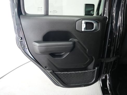 Used 2023 Jeep Gladiator Sport AWD/4WD image 34