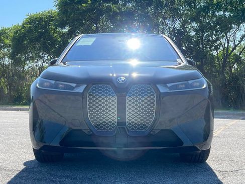 Used 2025 BMW iX xDrive50 AWD/4WD image 2
