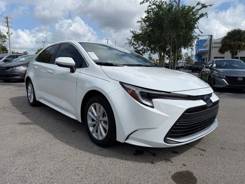 Used 2024 Toyota Corolla XLE FWD image 1