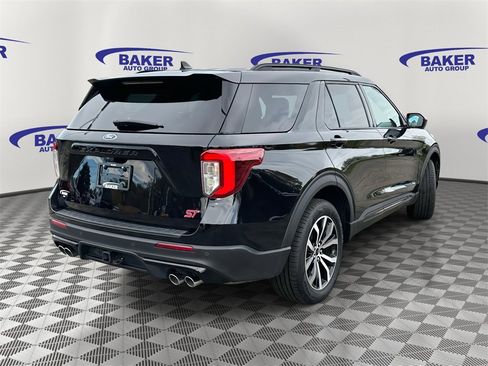 Used 2023 Ford Explorer ST image 2