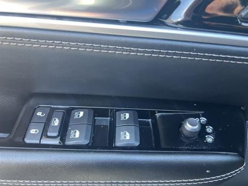 Used 2024 Jeep Wagoneer L Series III w/ Flexible Seating Group AWD/4WD image 20