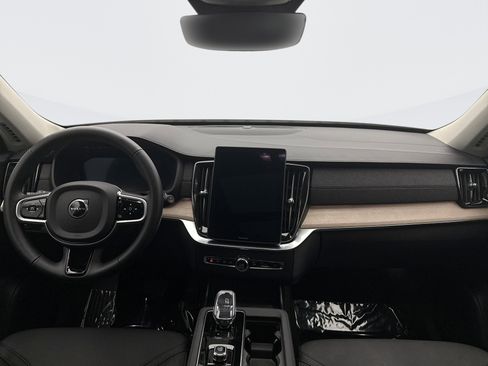 Used 2025 Volvo XC90 B6 Plus image 14