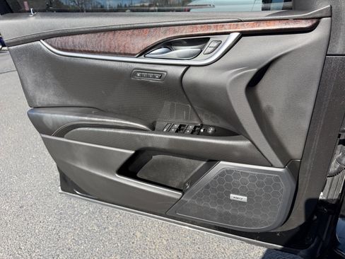 Used 2019 Cadillac XTS Luxury image 23