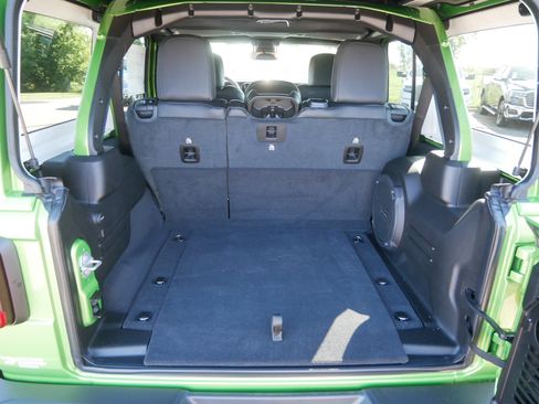 New 2025 Jeep Wrangler Unlimited Rubicon 392 image 5