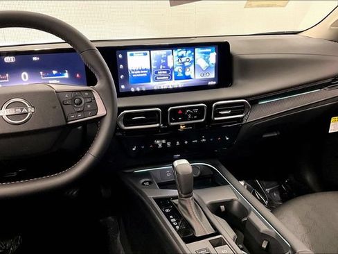 New 2026 Nissan Sentra SR w/ SR Premium Package FWD image 8