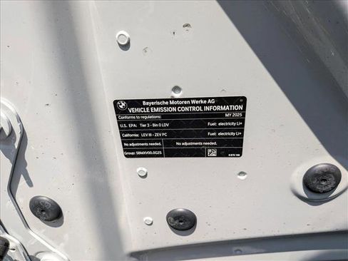 Used 2025 BMW i5 eDrive40i w/ Premium Package image 22