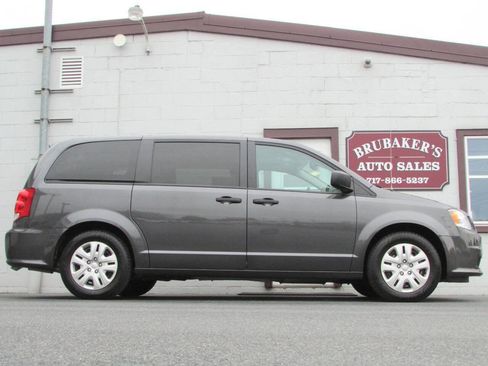 Used 2019 Dodge Grand Caravan SE w/ UConnect Hands-Free Group FWD image 1