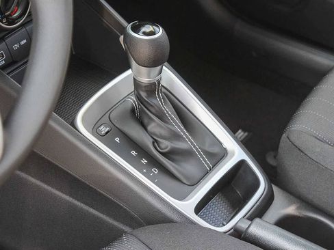 New 2026 Hyundai Venue SE FWD image 26