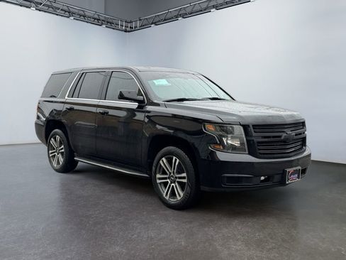 Used 2020 Chevrolet Tahoe 4WD w/ Remote Keyless Entry Package image 3