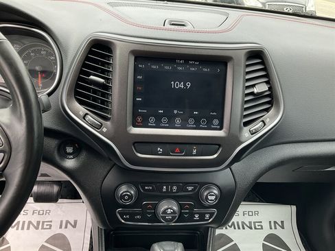 Used 2021 Jeep Cherokee Trailhawk w/ Premium Leather Package AWD/4WD image 27