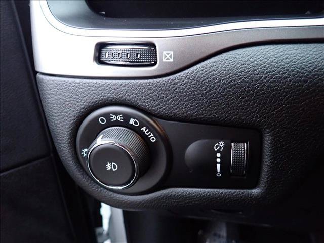 Used 2019 Jeep Cherokee Latitude w/ Popular Appearance Group AWD/4WD image 13