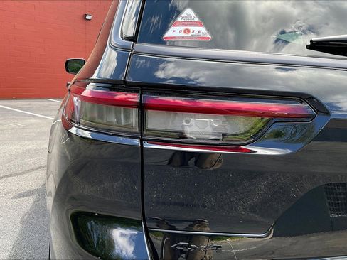 New 2026 Jeep Grand Cherokee L Limited AWD/4WD image 15