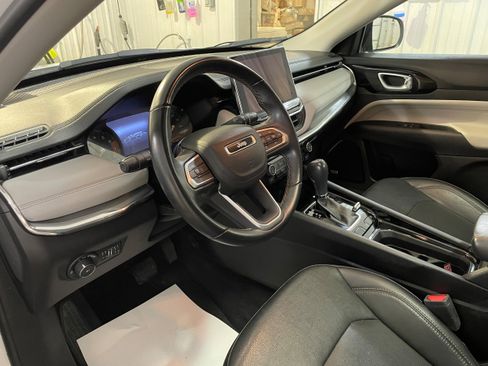 Used 2022 Jeep Compass Limited w/ Sun and Sound Group image 10