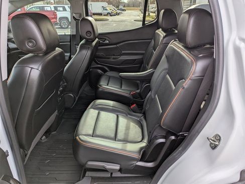 Used 2022 GMC Acadia AT4 w/ Technology Package image 15