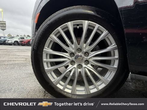 Used 2024 Chevrolet Tahoe High Country AWD/4WD image 10