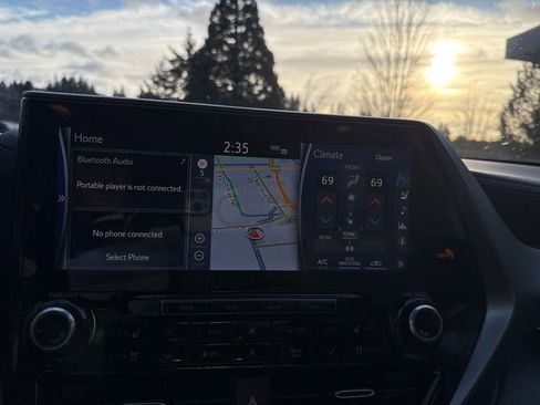 Used 2022 Toyota Highlander Platinum image 22