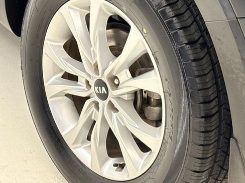 Used 2021 Kia Telluride LX FWD image 10