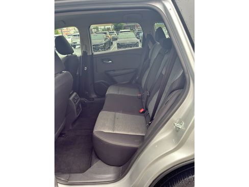 Used 2023 Nissan Rogue SV FWD image 10