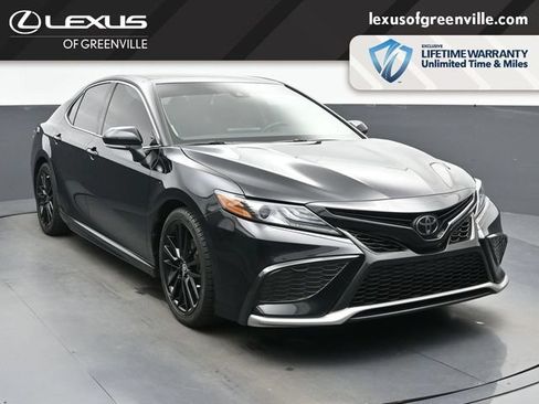 Used 2023 Toyota Camry XSE FWD image 2